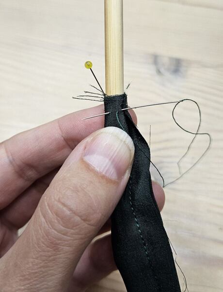 gumička do vlasů, scrunchie gumička, saténová gumička do vlasů