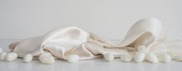 výroba hedvábí, surové hedvábí