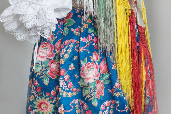 atlasový fěrtoch na chodském kroji