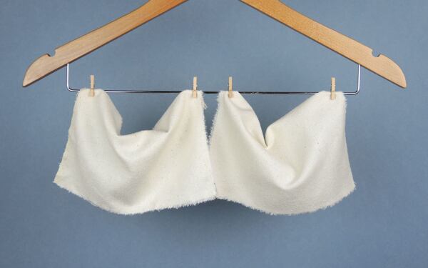 Jak prát hedvábí – test na hedvábném noilu (buretu)