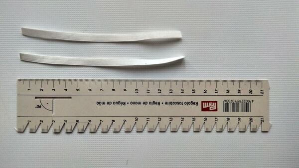 jak ušít roušku – gumičky na uši