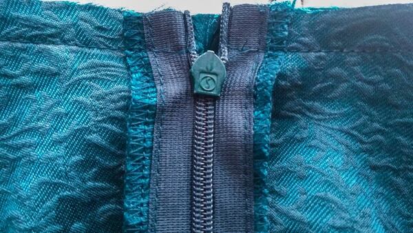 Jak ušít kolovou sukni – sežehlení švového přídavku směrem do pásku