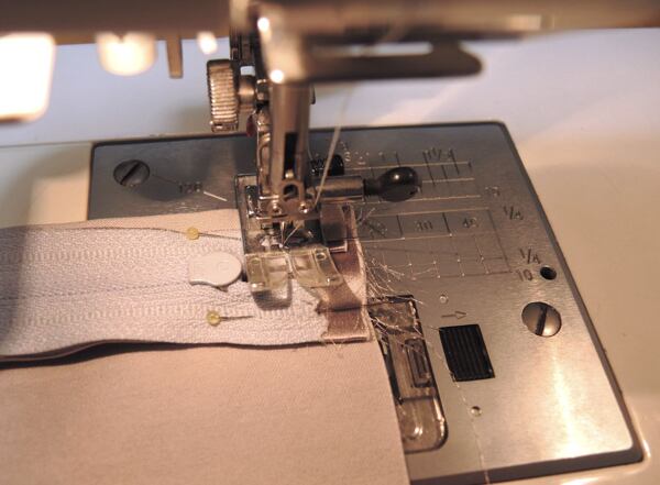 jak všít zip do polštáře