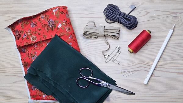 gumička do vlasů, scrunchie gumička, saténová gumička do vlasů