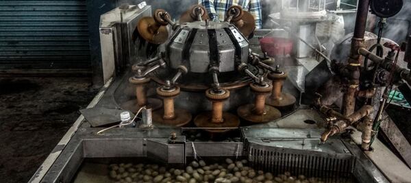 výroba hedvábí, surové hedvábí