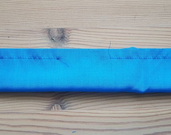 střih na šaty, jednoduché letní šaty, šaty z pravého hedvábí 