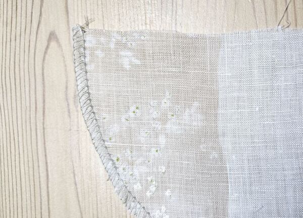 jak začistit okraje látky