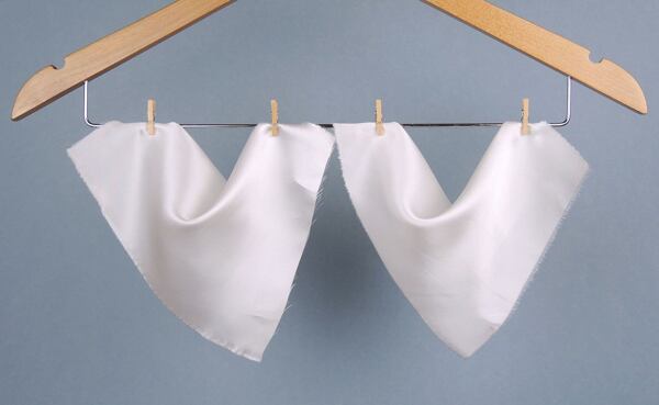 Jak prát hedvábí – test na hedvábném saténu