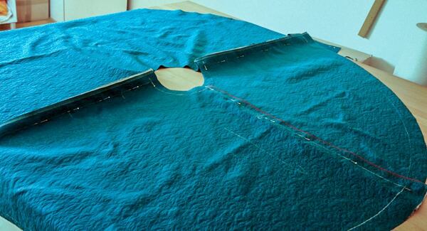 Jak ušít kolovou sukni – sešpendlení střihových dílů