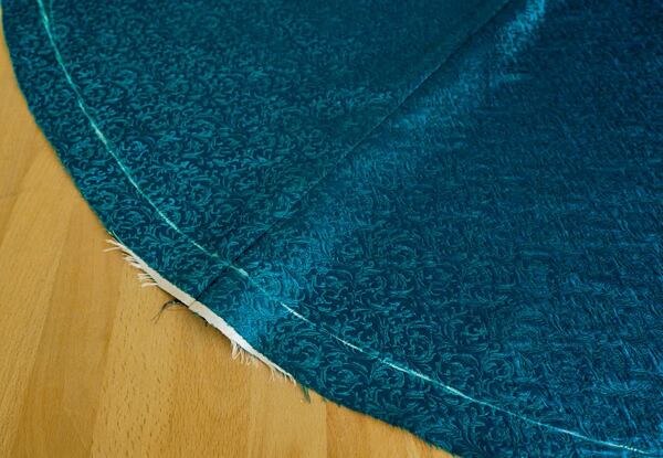 Jak ušít kolovou sukni – vyrovnání linky do obloučku