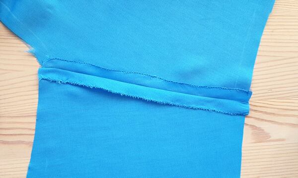 střih na šaty, jednoduché letní šaty, šaty z pravého hedvábí 