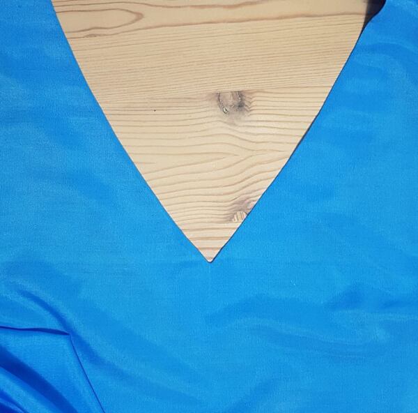 střih na šaty, jednoduché letní šaty, šaty z pravého hedvábí 