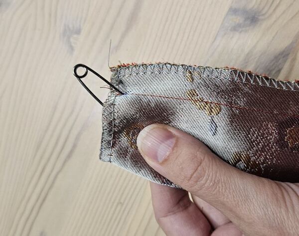 gumička do vlasů, scrunchie gumička, saténová gumička do vlasů