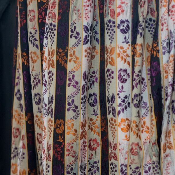 pantlíčkový brokát na chodský kroj