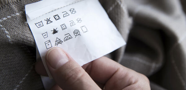 Symboly praní na oděvu ze zahraničí