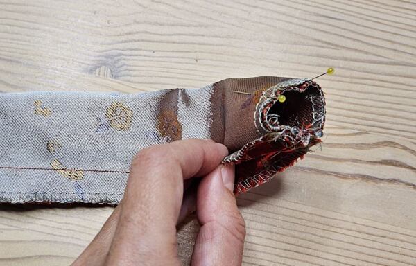 gumička do vlasů, scrunchie gumička, saténová gumička do vlasů