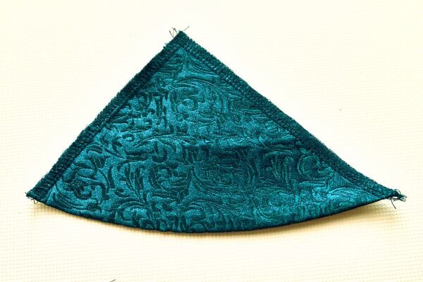 jak začistit okraje látky