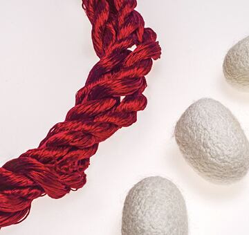 Przędza do haftu, 100% jedwab, czerwona 14-2