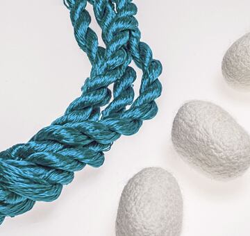 Przędza do haftu, 100% jedwab, niebieski 26-4