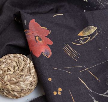 Nani IRO Japońska bawełna organiczna "Hana no toki niwa", podwójna gaza, brązowy