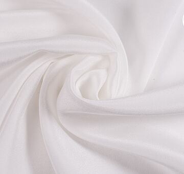 Hedvábný krepdešín, ivory