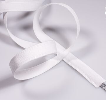 Tunýlek na kostice, bílý