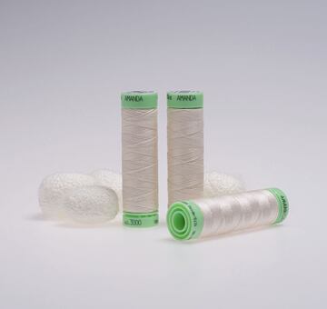 Hedvábná nit, 50m, bílá ivory 3000