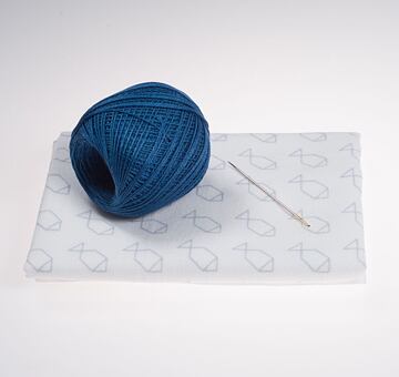 Hitomezashi zestaw do haftu sashiko 34 x 34 cm FISH, biały