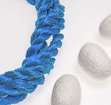 Przędza do haftu, 100% jedwab, niebieski 100-4