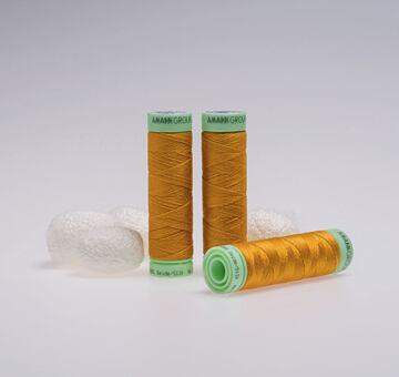 Hedvábná nit, 50m, žlutá 0121