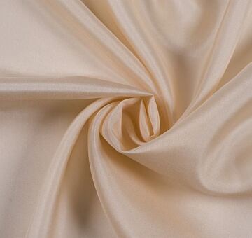 Hedvábný habutaj, nude