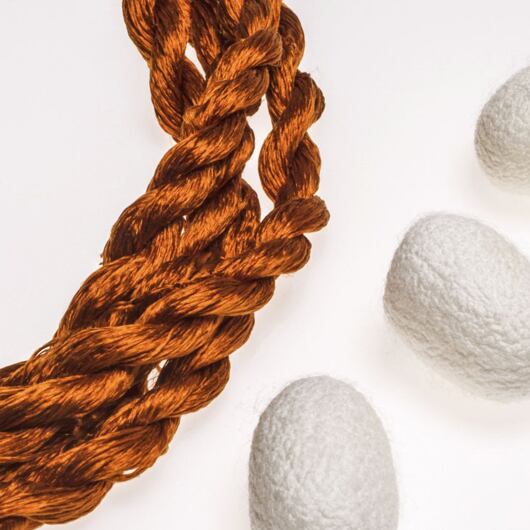 Nić do haftu, 100% jedwab, brązowa