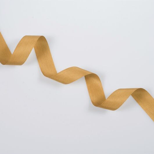 Hedvábná stuha šíře 1,5 cm