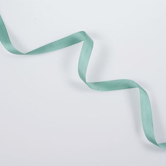 Szerokość jedwabnej wstążki 1 cm