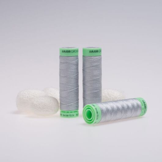 Hedvábná nit, šedá