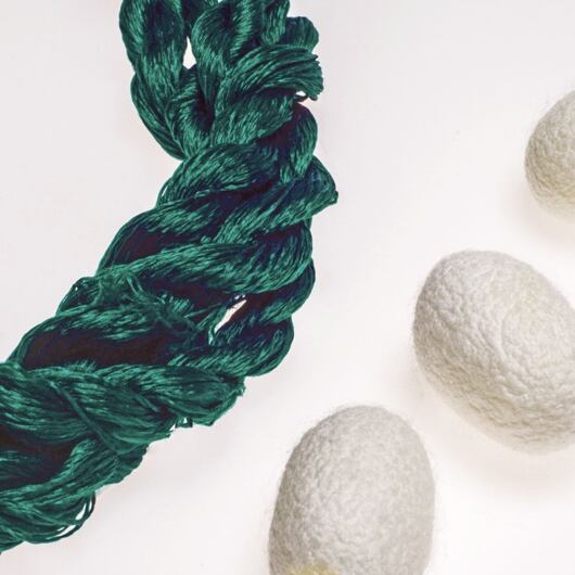 Nić do haftu, 100% jedwab, niebieska 10-1