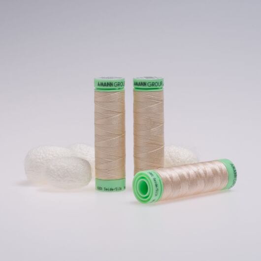 Hedvábná nit, béžová