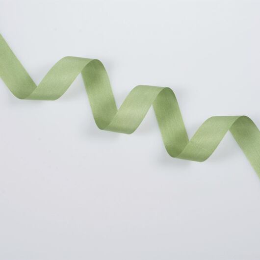 Szerokość jedwabnej wstążki 1,5 cm