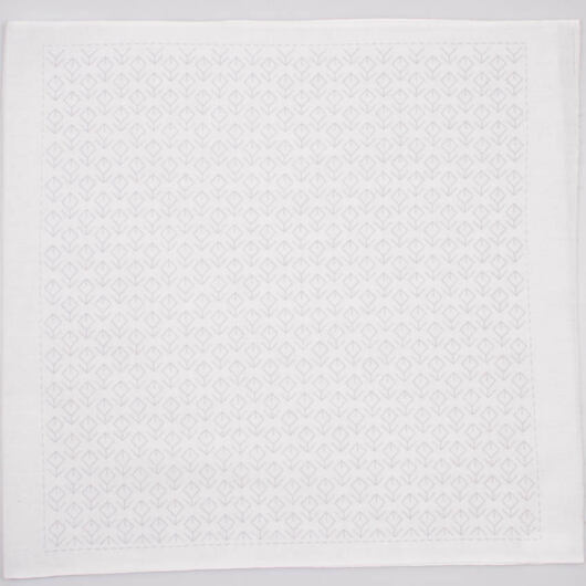 Hana-Fukin sashiko utěrka 34 × 34 cm "květinová zahrada", bílá