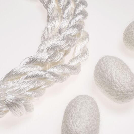 Nić do haftu, 100% jedwab, biały