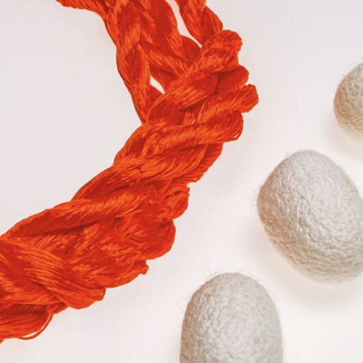 Nić do haftu, 100% jedwabiu, czerwona