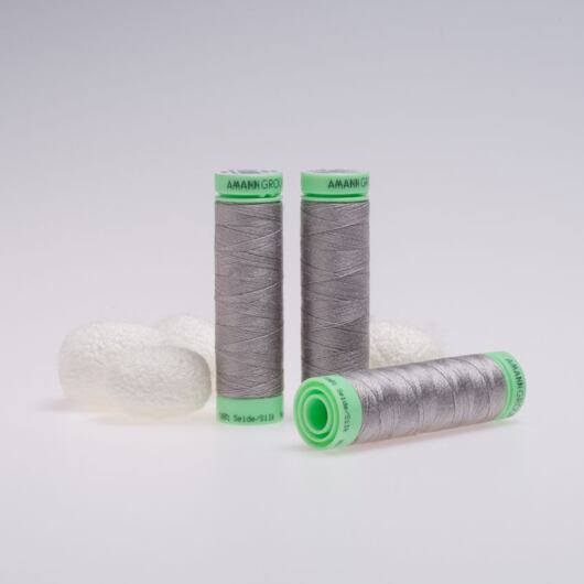 Hedvábná nit, šedá