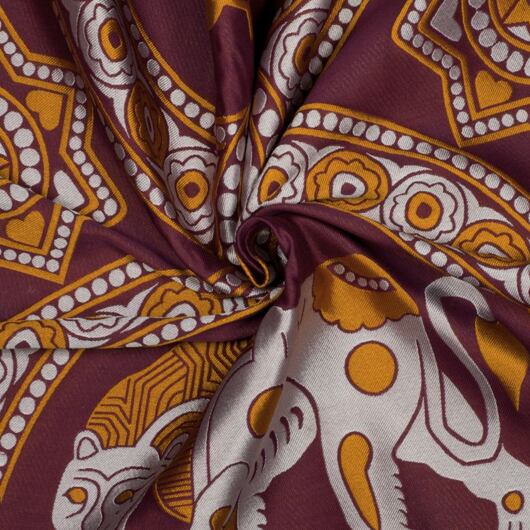 Samitum - żakardowa tkanina jedwabna na średniowieczną suknię © Sartor Bohemia