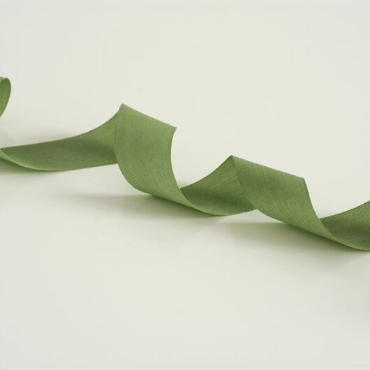Hedvábná stuha šíře 2 cm