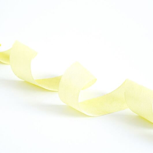 Hedvábná stuha 2 cm, světle žlutá