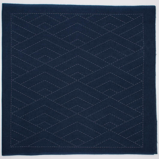 Hana-Fukin sashiko utěrka 33 × 33 cm "hishi seigaiha", indigo